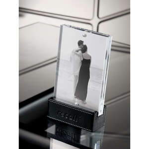 Metropolitan Acrylic Frame 