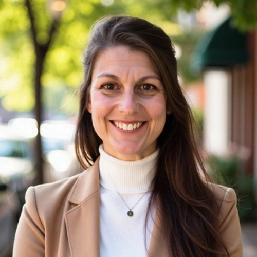 Jess Chase headshot
